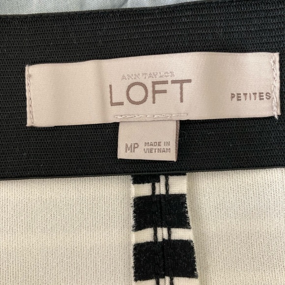 Loft Pencil Skirt - Petite Medium - Picture 3 of 6